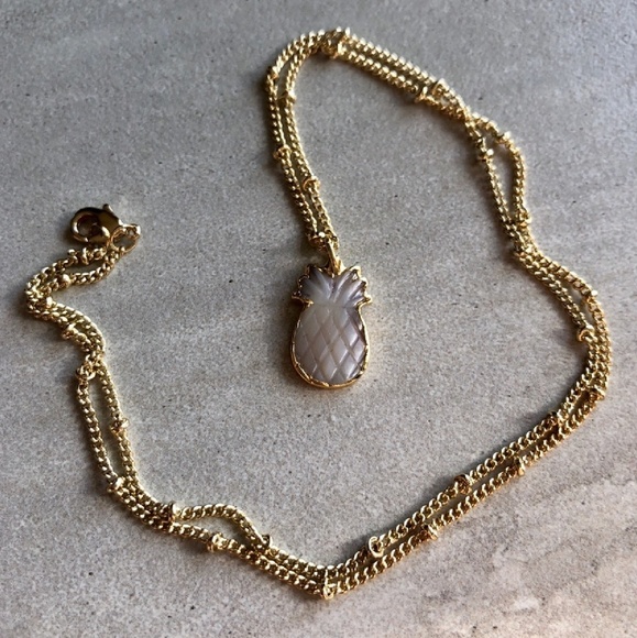 ✨14K Gold Plated Pineapple Shell Necklace✨ - Picture 3 of 4